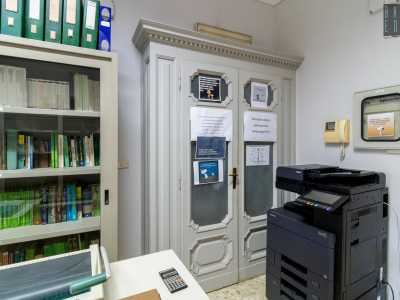 �Parte dell�edificio � stato restaurato � sottolinea la docente -. � stato rimosso l�originario pavimento in legno, anche se sono state conservate le porte grigie in legno...